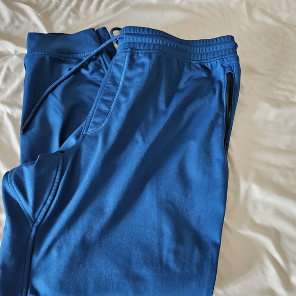 Very nice 2xl under armour sweat pants - Picture 3 of 5